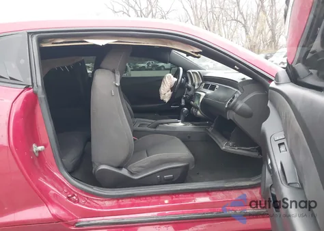 2014 Chevrolet Camaro 1Lt из США, поврежденный, VIN 2G1FB1E35E9143111